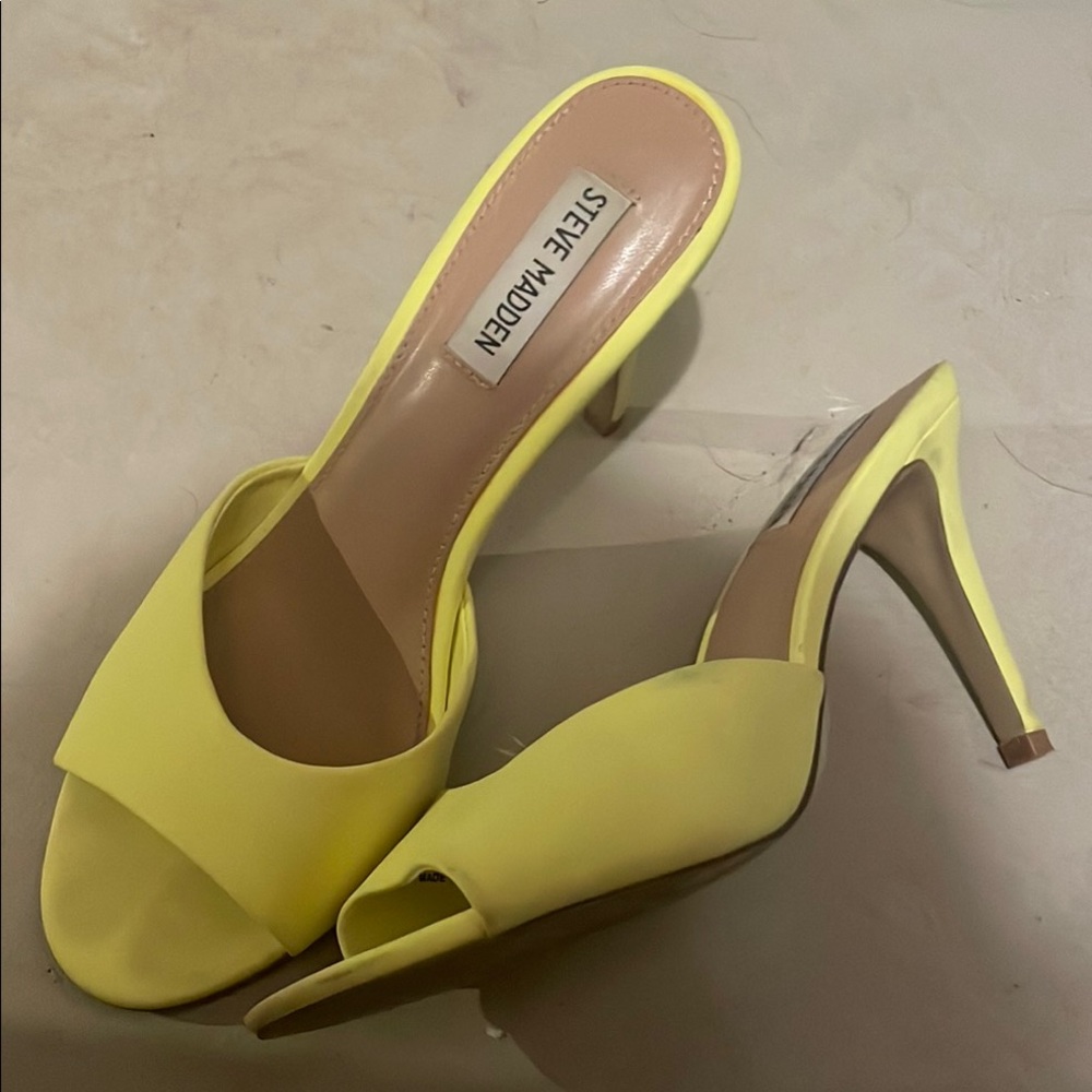 Steve Madden Yellow Heels with Sleek Slingback Design